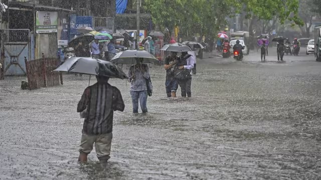 MP WeatherUpdate : अगर आप भी कर रहे बारिश का इंतजार तो, अगले 24 घंटों में प्रदेश के इन 10 जिलों में होगी भारी बारिश, मौसम विभाग ने जारी किया अलर्ट